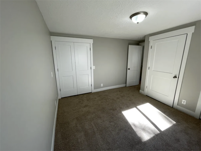 Building Photo - 945 S 900 W