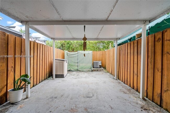 Building Photo - 1927 SW 107th Ave