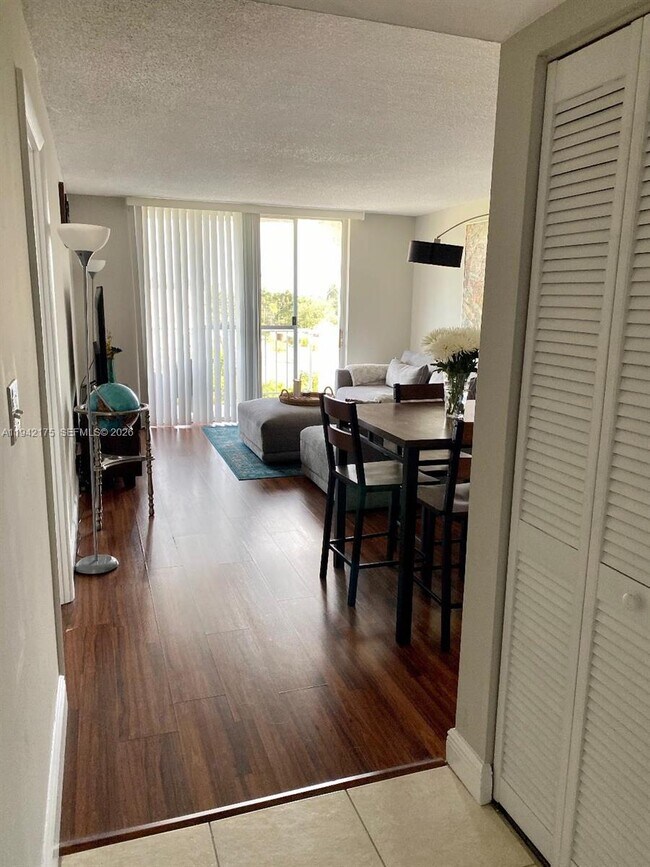 Building Photo - 498 NW 165th St