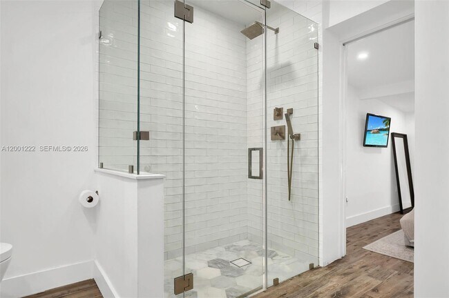 Building Photo - 2311 SW 9th Ave