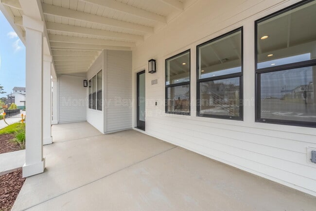 Building Photo - 111 Sea Shell Ave