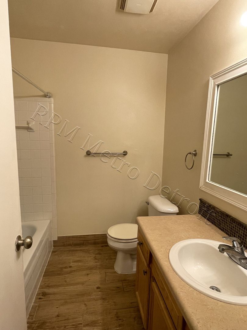 Building Photo - 45250 Keding St