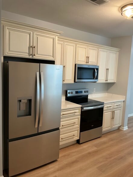 Building Photo - 29030 Cullen Dr