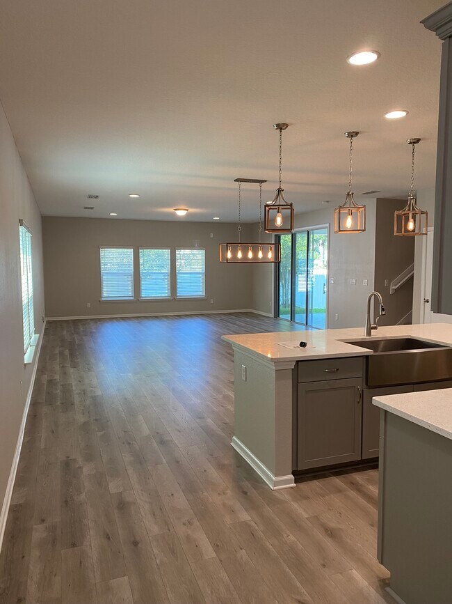 Building Photo - 2175 Eagle Talon Cir