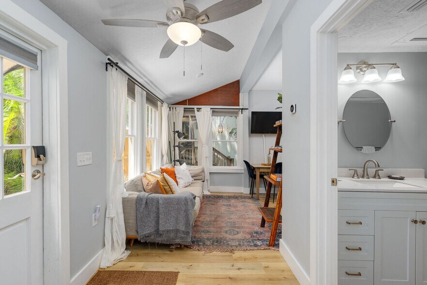 Primary Photo - 59 Cuna St
