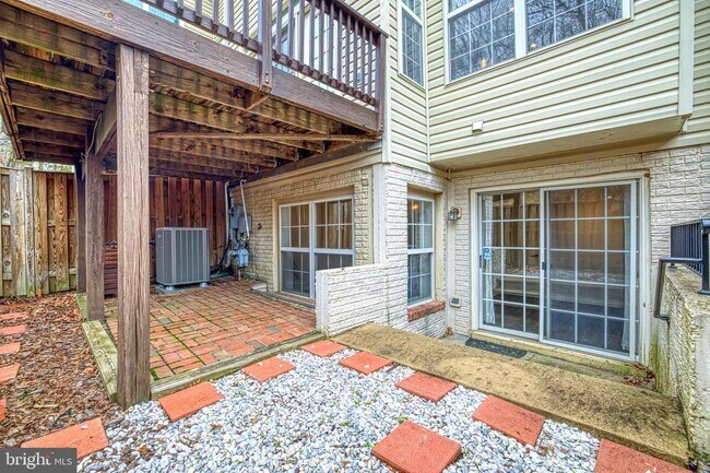 Building Photo - 5742 Governors Pond Cir