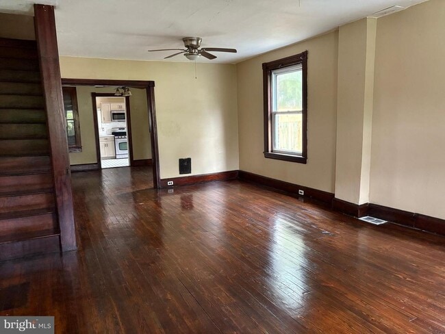Building Photo - 59 S Park Ave