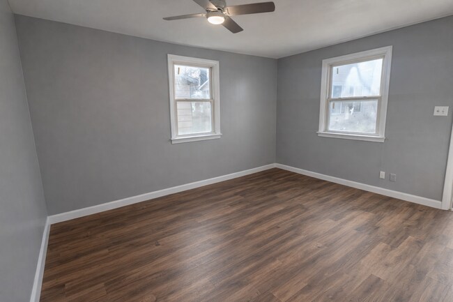 Building Photo - Renovated 1BR | Dogs & Cats Welcome | Water & Trash Included | Columbus KS