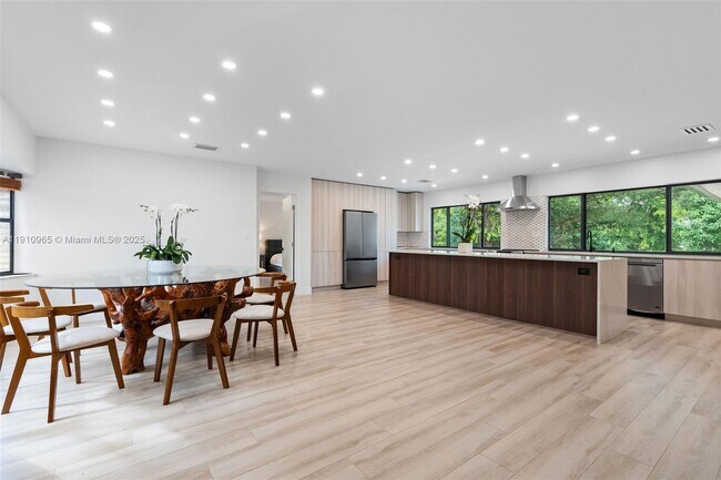 Building Photo - 12511 SW 13th St