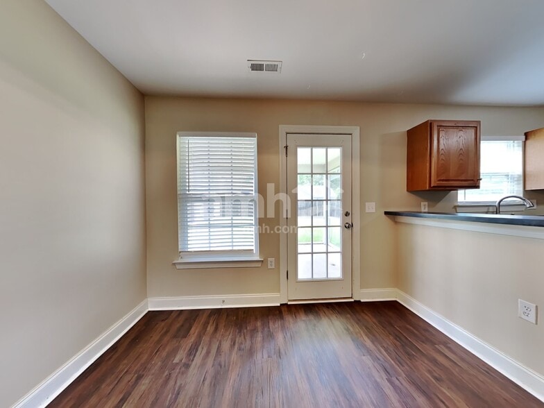 Building Photo - 205 Turner Greens Ct