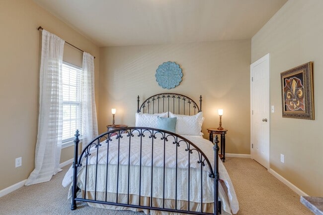 Building Photo - Spotless 5BR/3.5BA rental home, Meade of A...