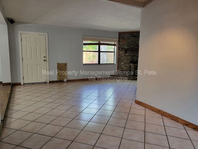 Building Photo - 4311 S Thatcher Ave