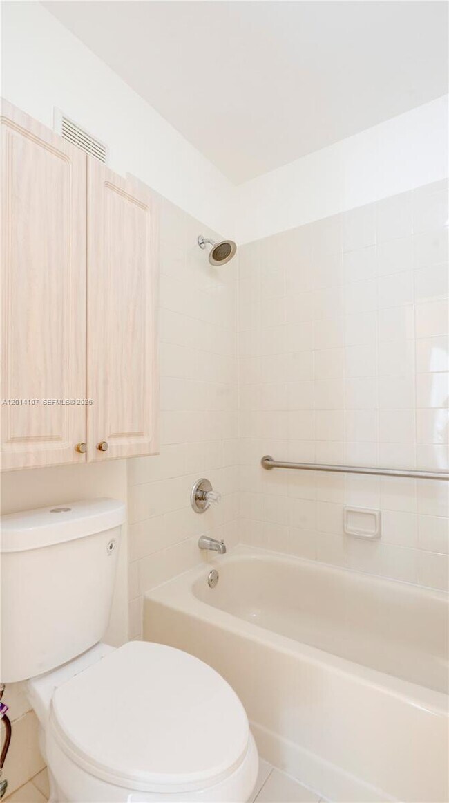 Building Photo - 6410 SW 112th Pl