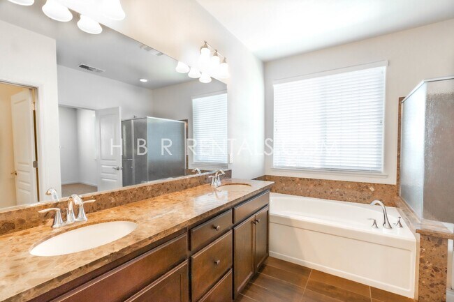 Building Photo - Spacious 4-Bedroom with Granite Finishes in Tracy – Your Dream Home Awaits!