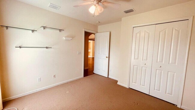 Building Photo - 1829 SW Hickock Terrace