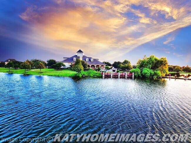 Building Photo - 2226 Falcon Brook Dr