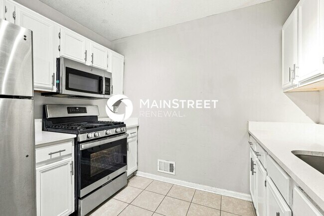 Building Photo - 3 Bedroom Pet-Friendly Home in Douglasville, GA with Main Street Renewal