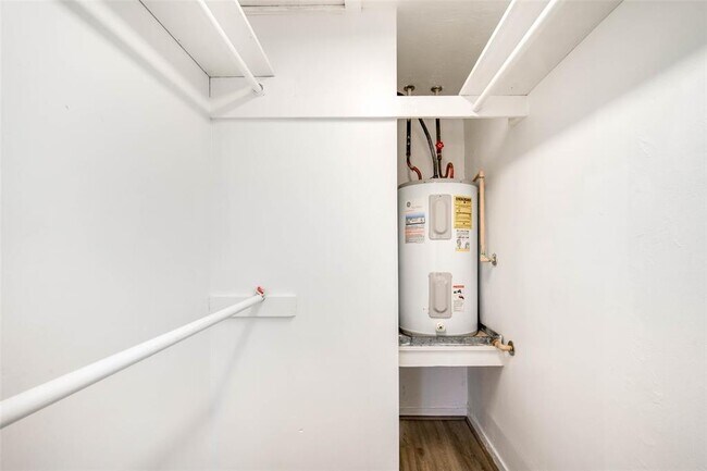 Building Photo - 2601 Rosedale St