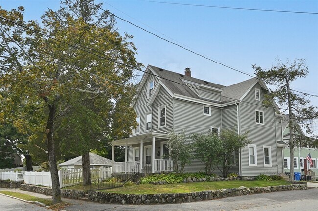 Building Photo - 7 Perham St