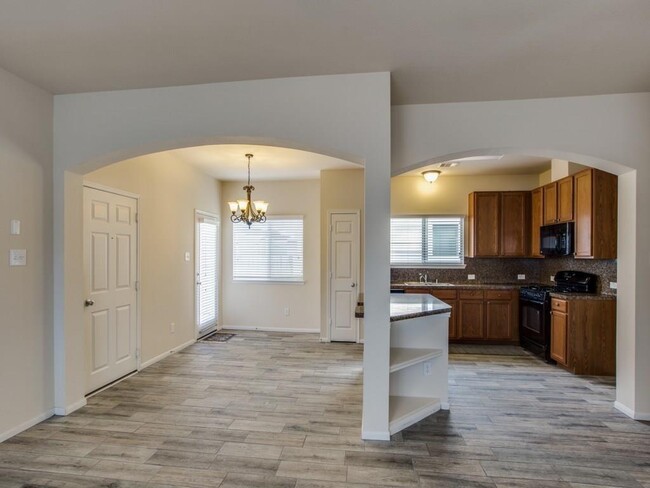 Building Photo - 4067 Mossy Pl Ln
