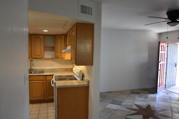 Building Photo - 1514 W Palmer Dr.