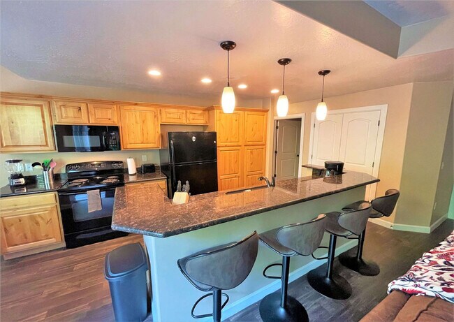 Building Photo - 606 W S Temple St