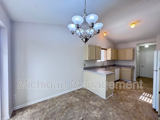 Building Photo - 173 Algansee Dr