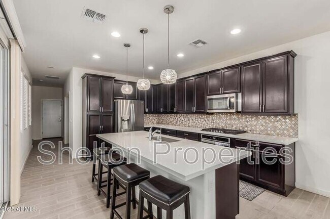 Building Photo - 1310 N Zane Dr