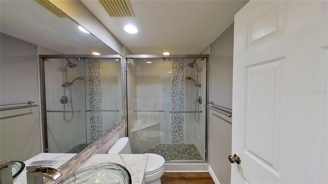 Building Photo - 6495 Shoreline Dr
