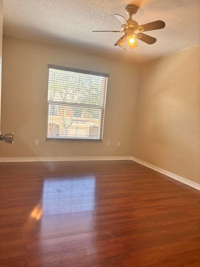 Building Photo - 266 River Bluff Ln