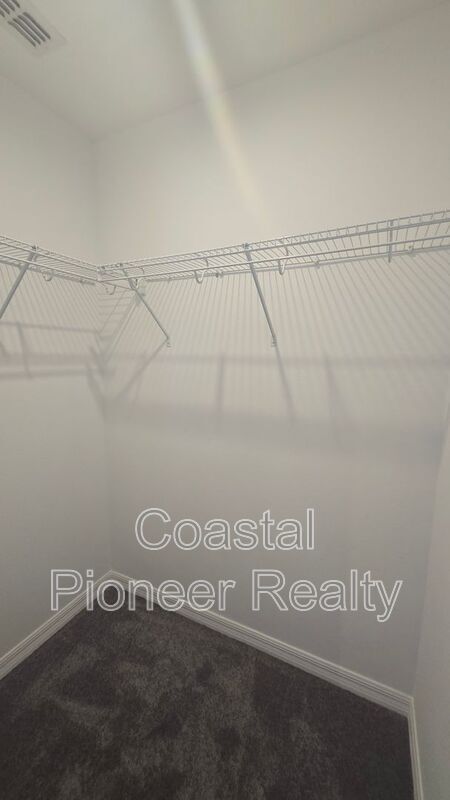 Building Photo - 233 Aquamarine Ln