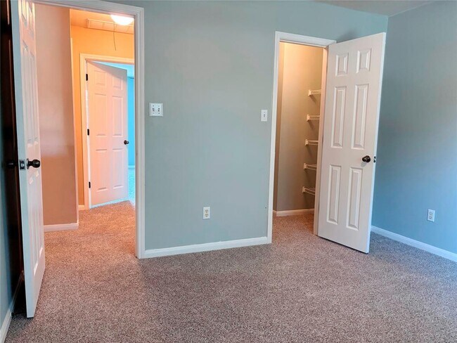 Building Photo - 4116 Meadow Bluff Way