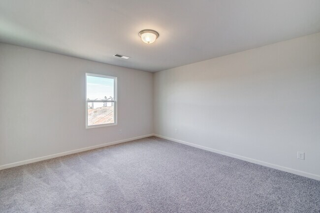 Building Photo - 300 Coverly Ct