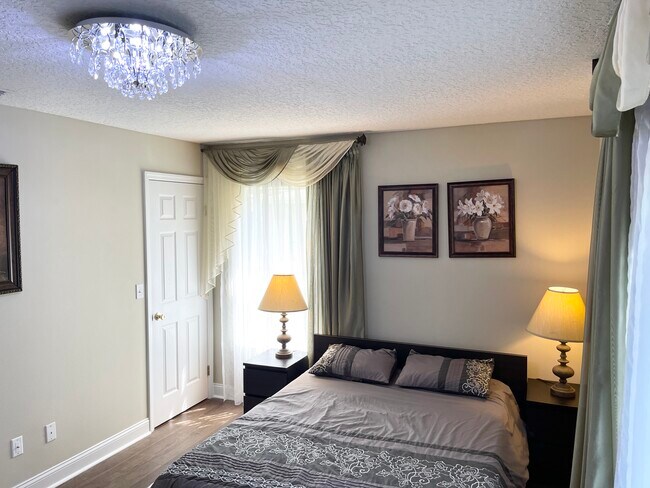 Building Photo - 35 Postman Ln