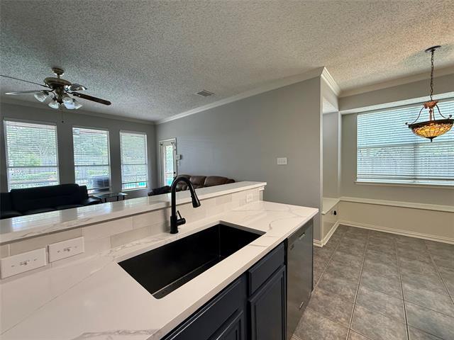 Building Photo - 9503 Saddle Dr
