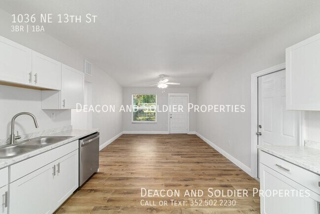 Building Photo - 1036 NE 13th St