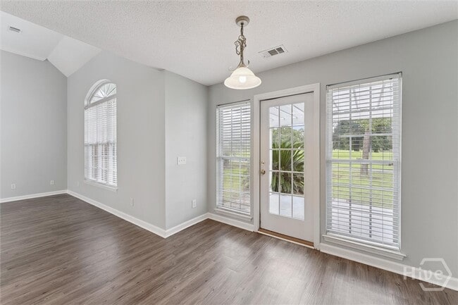 Building Photo - 161 Marshview Dr