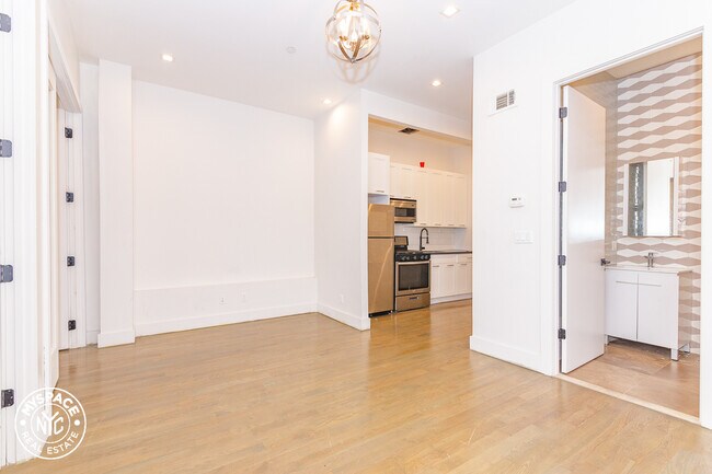 Building Photo - 1582 Prospect Pl