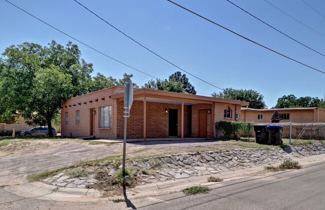 Building Photo - 2170 Calle De Santa Ana
