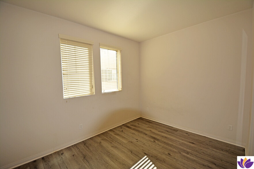 Building Photo - 14107 W Birch Ln