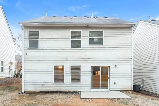 Building Photo - 9497 Lakeview Rd