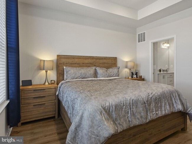 Building Photo - 4810 Vista Glen Ln