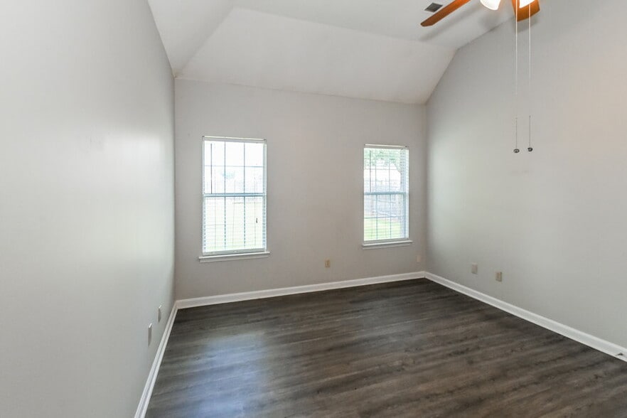 Building Photo - 9213 Gavin Dr