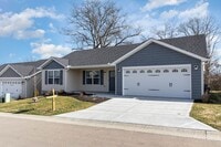 Building Photo - Fully Furnished Short-term rental Includes internet, cable, washer, dryer, etc