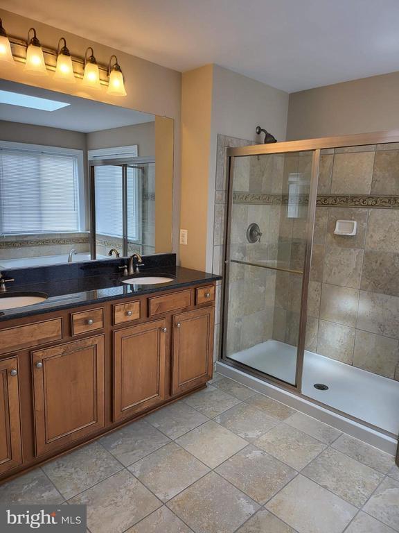 Building Photo - 6161 Popes Creek Pl