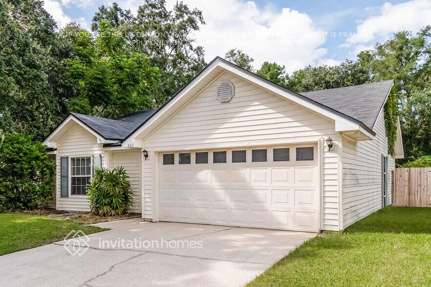 Building Photo - 8313 Lakemont Dr