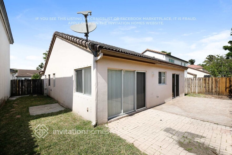 Building Photo - 15770 SW 74th St