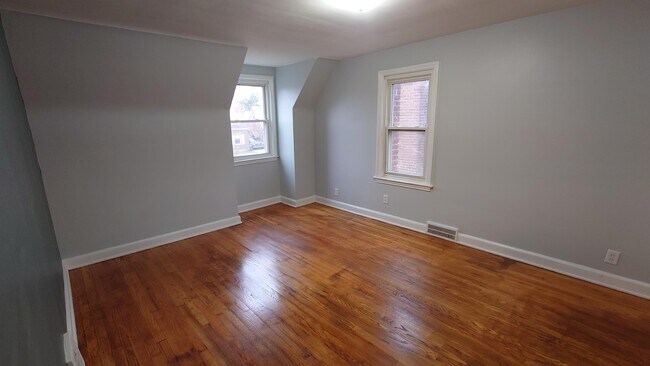 Building Photo - 11056 Wayburn St