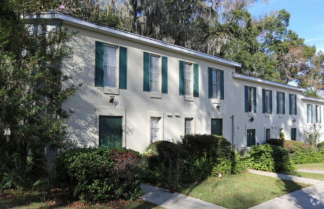Building Photo - Briarwood