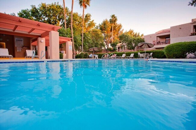 Building Photo - 9775 N 94th Pl